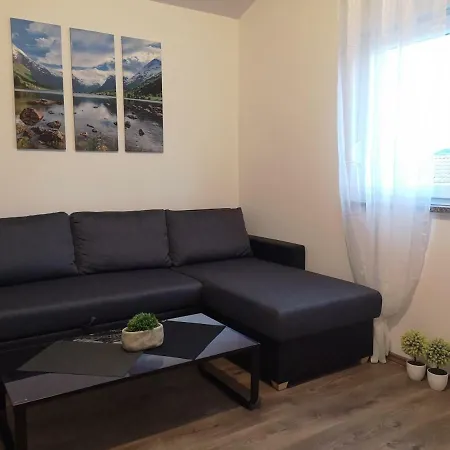 Stinjan: Modern Relaxing Lägenhet