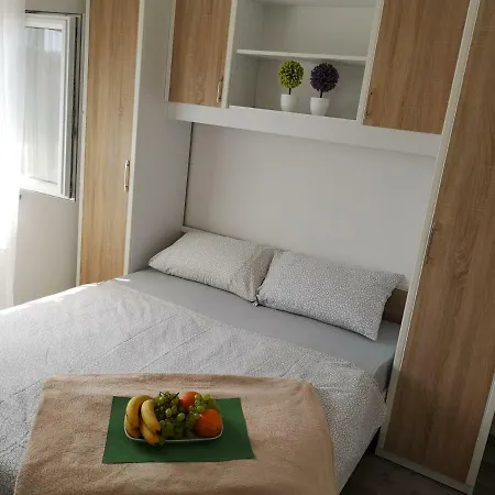 Stinjan: Modern Relaxing * Pula