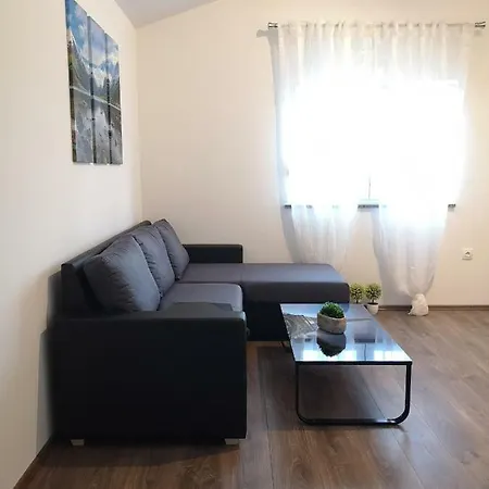 דירה Stinjan: Modern Relaxing פולה