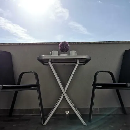 Stinjan: Modern Relaxing דירה